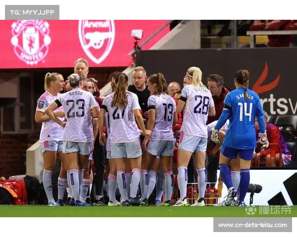 阿森纳2627赛季全新第二客场球衣亮相淡黄色基调搭配闪电图案设计