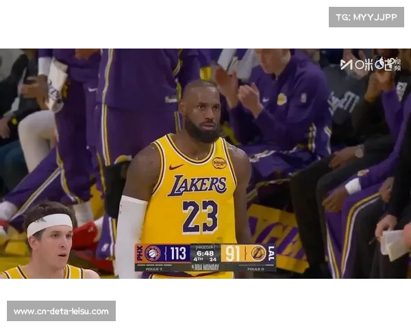詹姆斯仅得8分终结1297场得分上双纪录，里夫斯44分三双率湖人绝杀猛龙